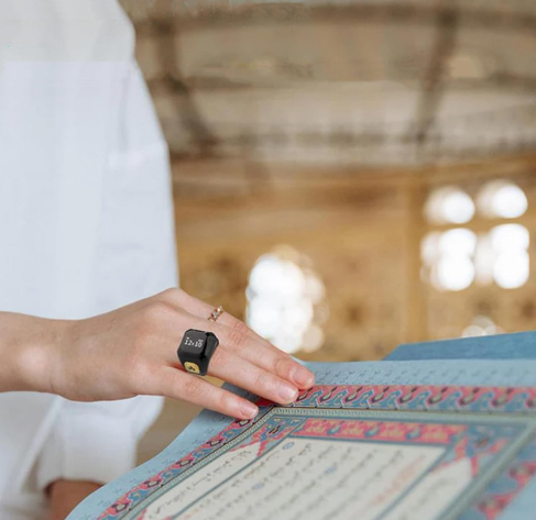 Smart Muslim Prayer Ring – Digital Salah Tracker for Modern Worship